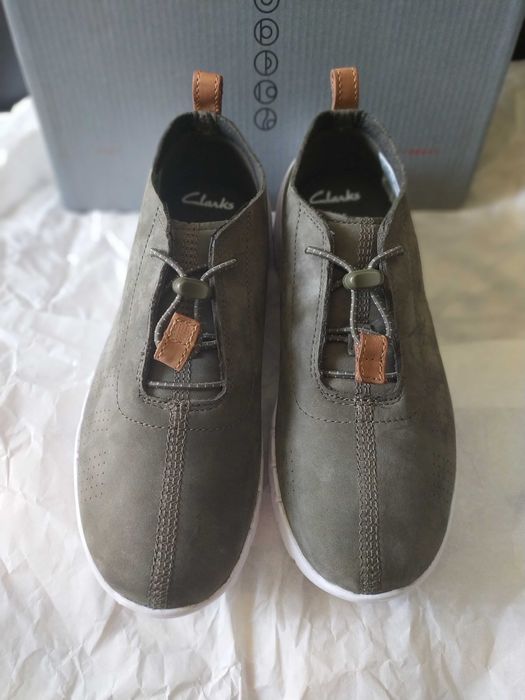 Нови Clarks. Оригинали обувки, естествена кожа, н.33, 33,5, 34, 35