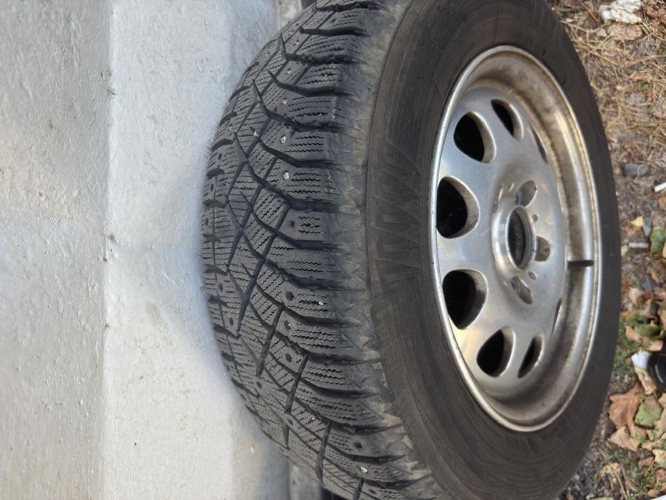 Шины зимние шипованные с дисками