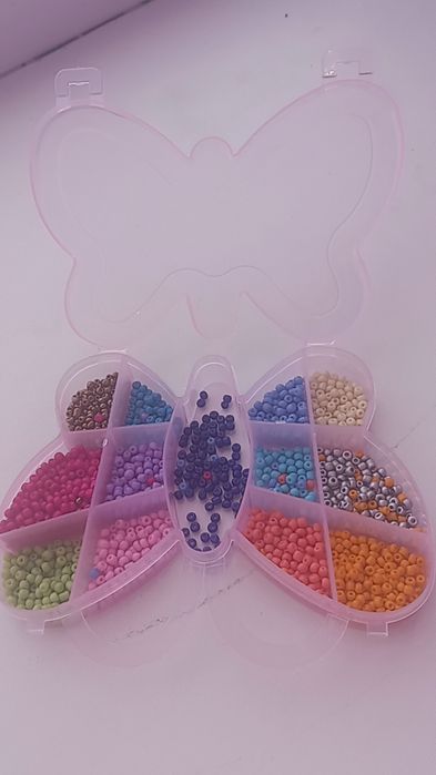 Продам органайзер с бисером