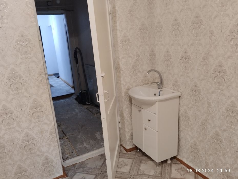 Сдаю комнату в Сортировке в общежитии на длительный срок