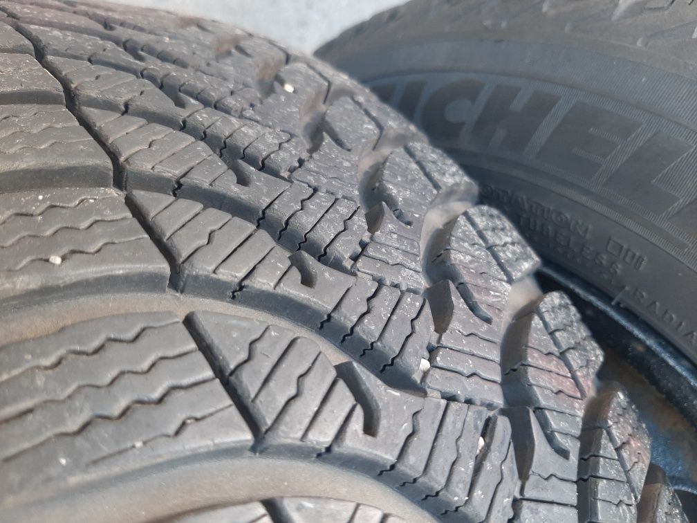 Jante cu cauciucuri de iarna aproape noi 175/65R14 michelin fiat