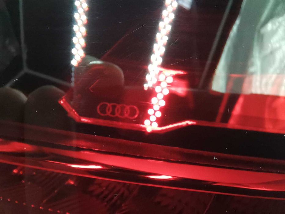 Нов 4N0945208L Audi S8 A8 4N D5 OLED Десен Стоп