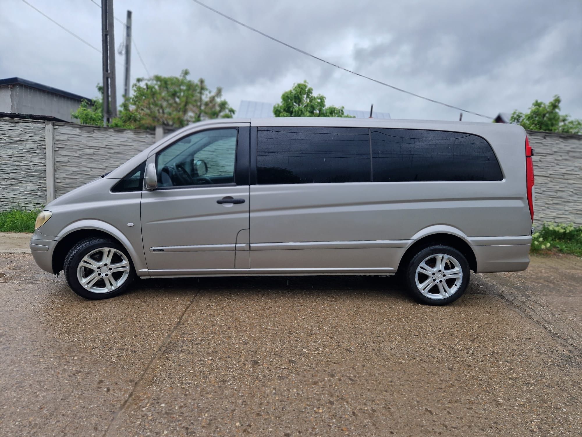 Mercedes Vito 9 locuri 2009