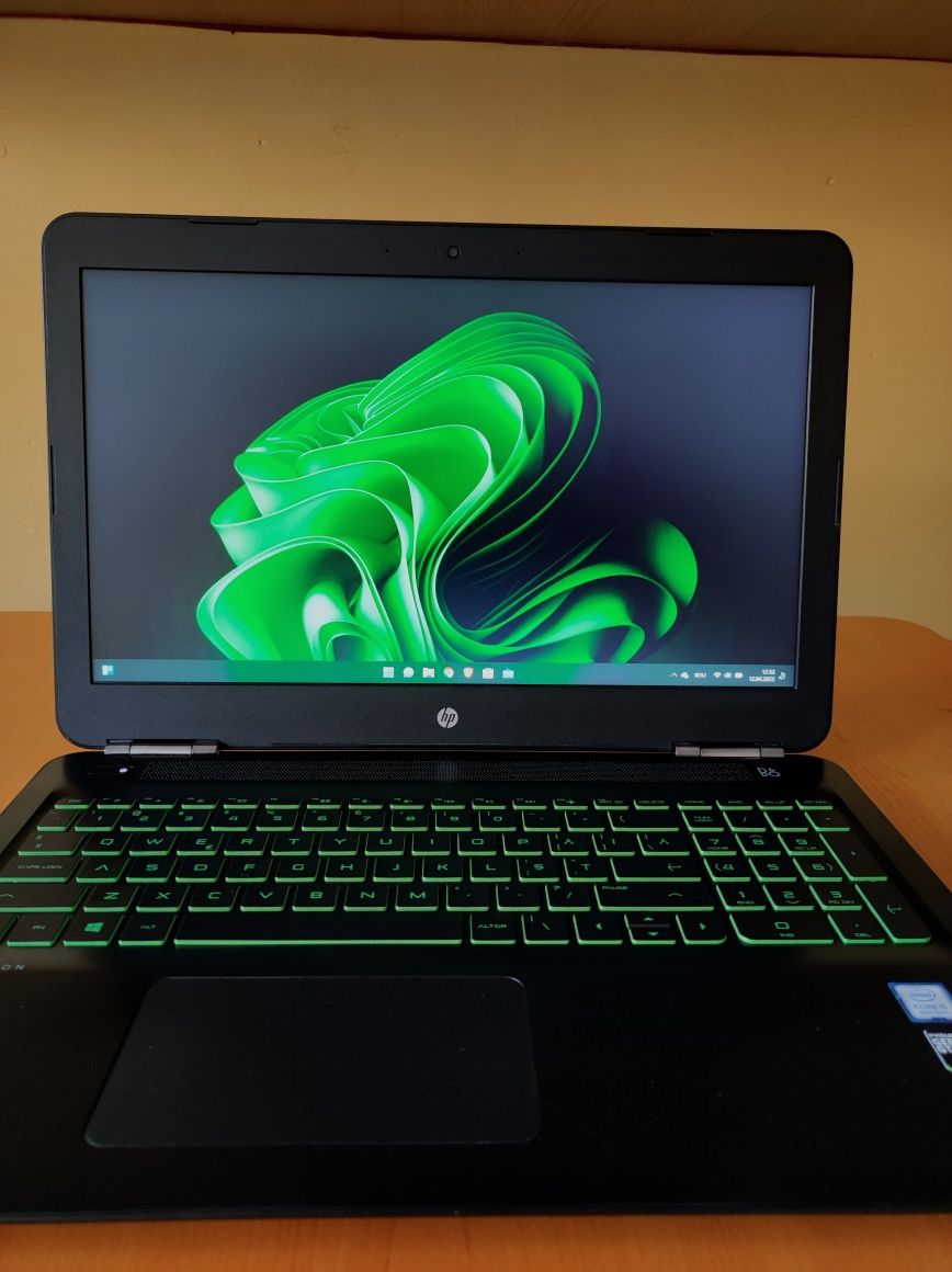 Laptop Gaming HP Pavilion 15 + Mouse Genesis