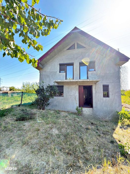 Casă la vânzare în Smârdan nefinalizata la un pret de 77000 euro.