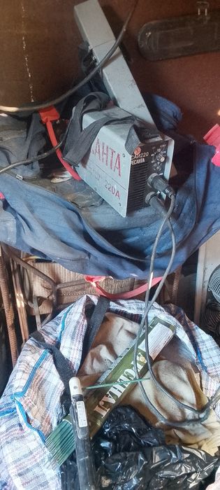 Продам сварочный аппарат ресанта 220А