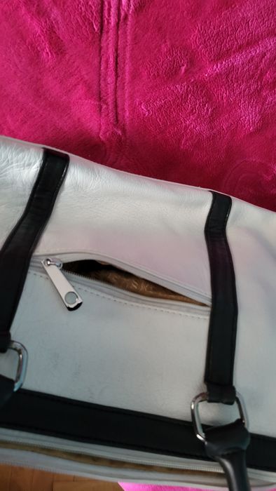 Продавам дамска чанта