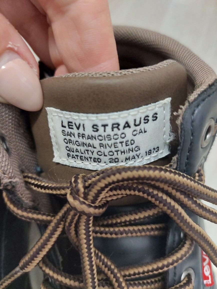 Боти Levi's за момче