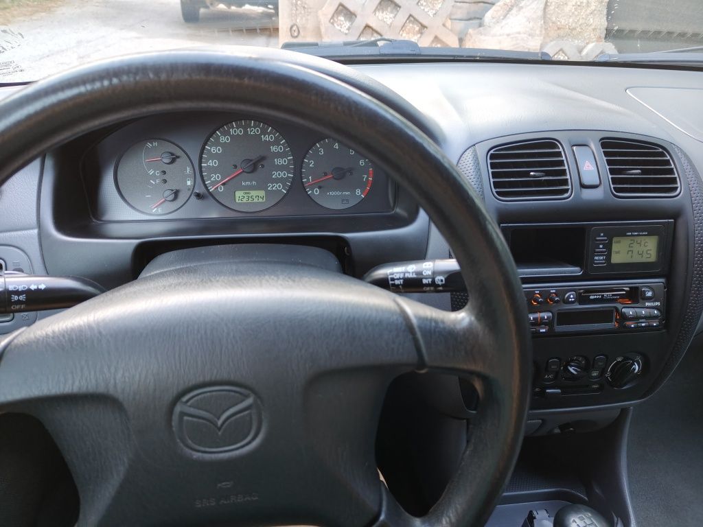 Продава  Mazda 323 F