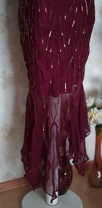 Rochie de seara vișinie cu strasuri , pietre