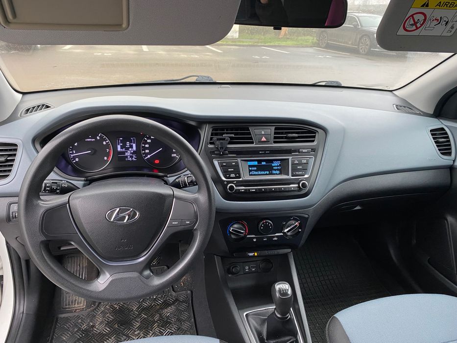 Vând Hyundai i20