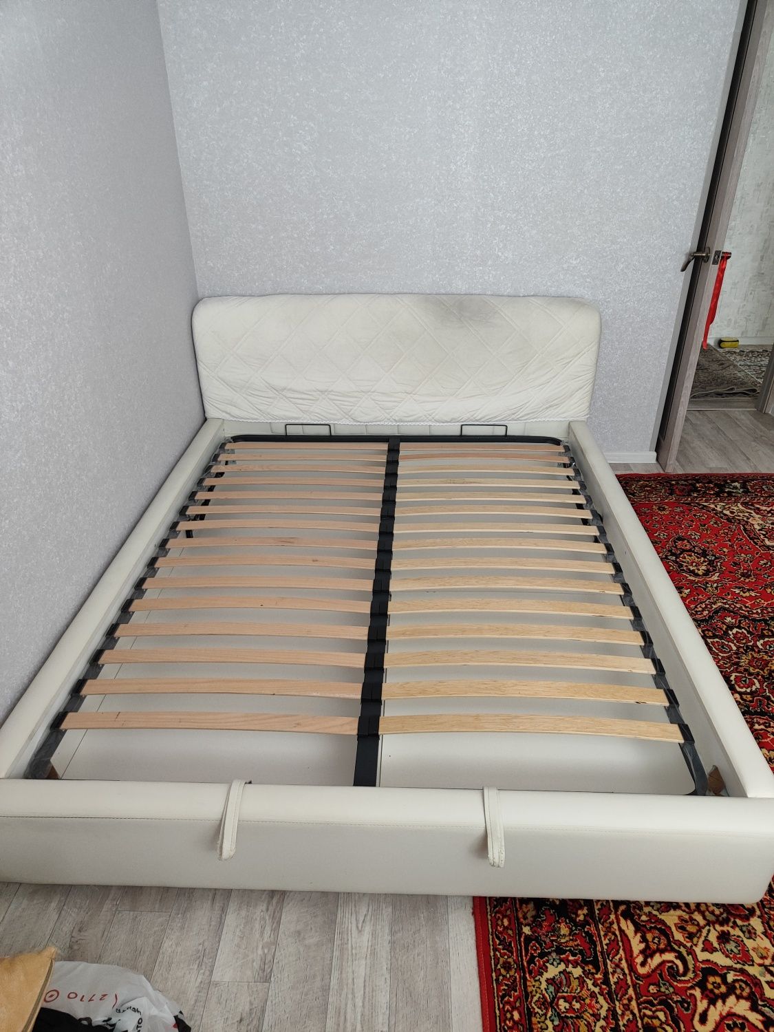 Продам кровать в спальню