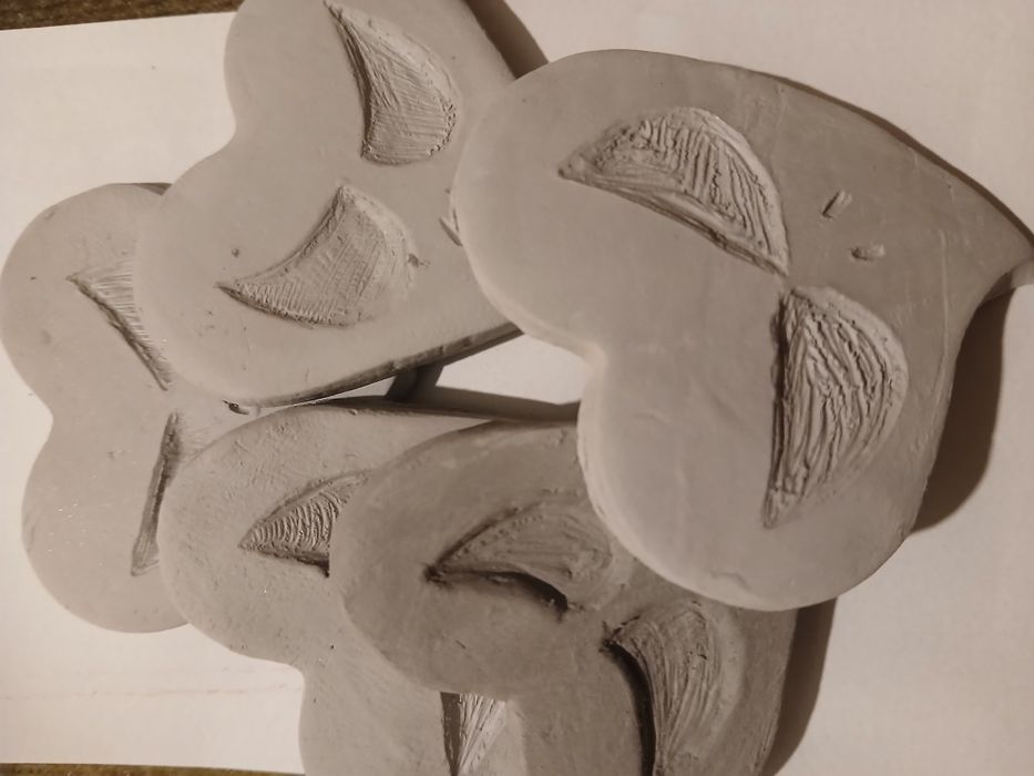 Ръчна изработка комплект от 10 глинени сърчица 'baddies' ХИБРИДО