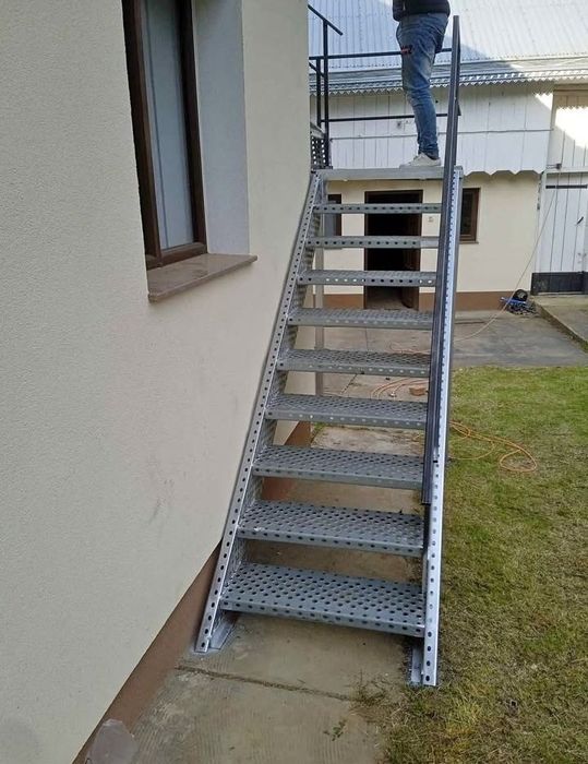 Executăm scări zincate orice dimensiune și orice model