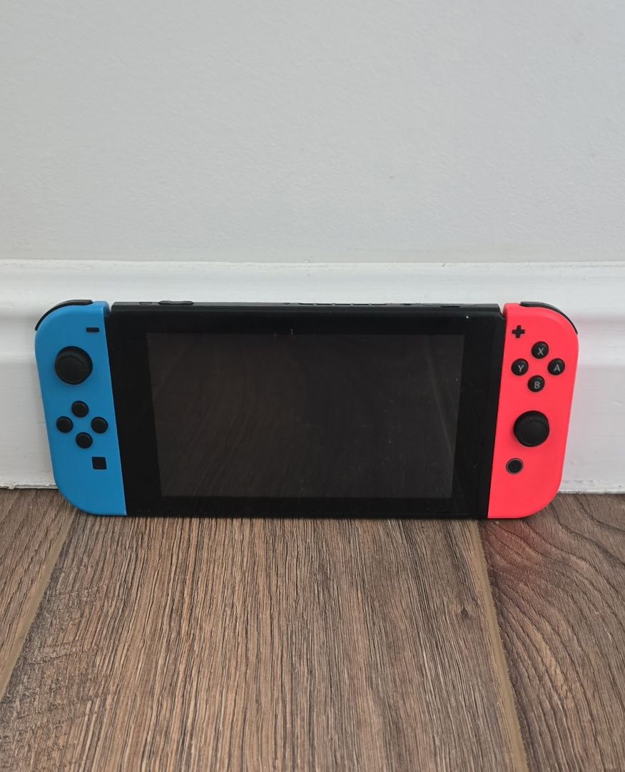 Vând Consola NIntendo Switch