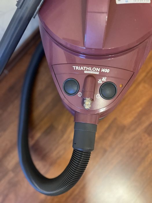 Моющий пылесос Philips