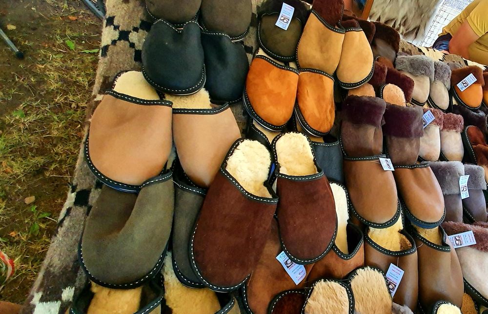 Papuci de casa din blana naturala