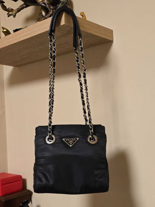 Prada страхотна дамска чанта