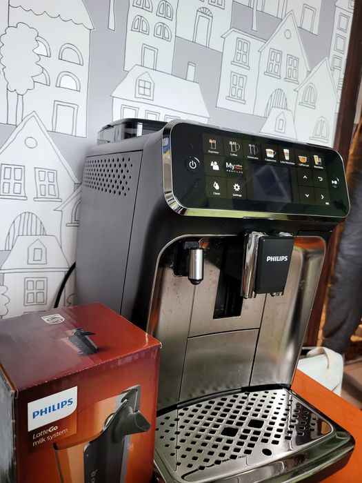 Kафемашина с дисплей и кана Philips 5400 LatteGo Кафеавтомат Филипс