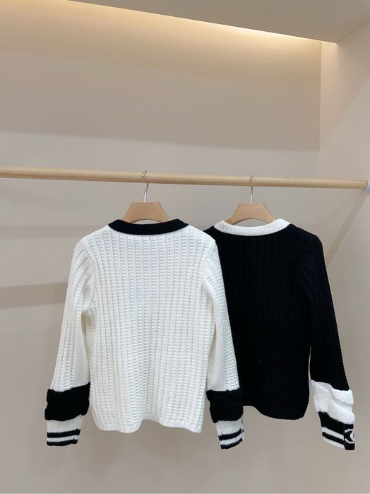 Bluza Chanel , calitate premium , pe comanda , noua , orice marime , S