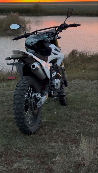 Мотоцикл продам эндуро Sycmcc250cc