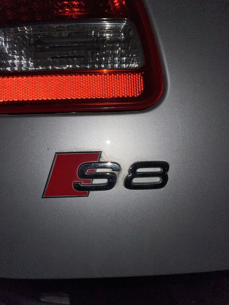 Audi S8 5.2 v10 d3 на части