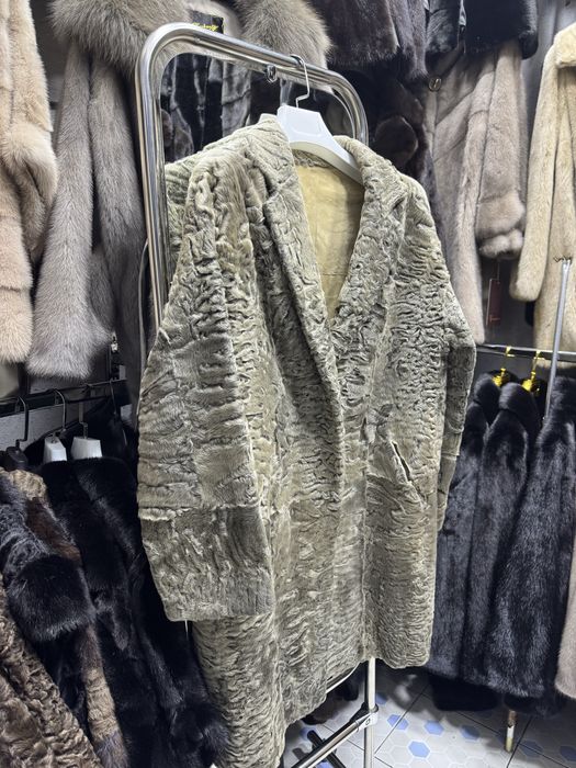 Продаётся Новая эксклюзивная шуба каракуль антик