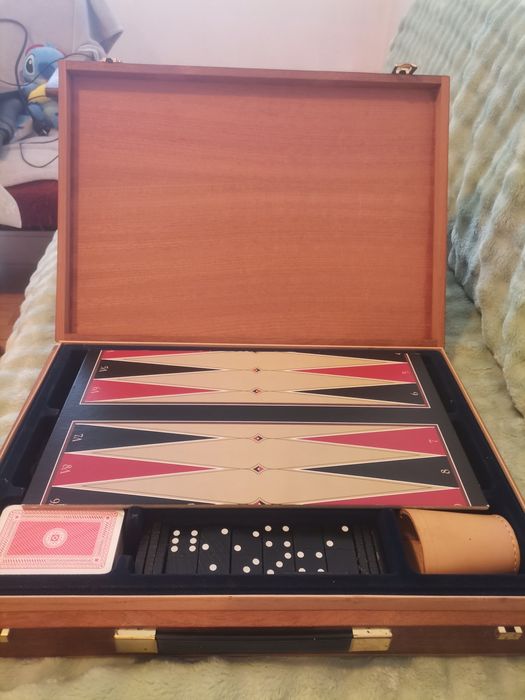 Куфърче с настолни игри