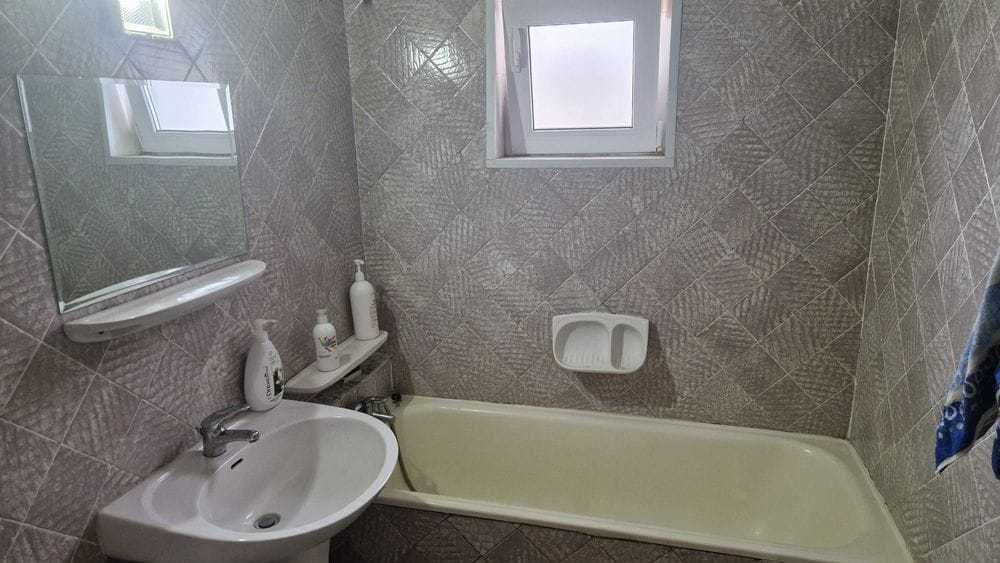 Apartament cu 3 camere decamandat de vanzare in Radauti