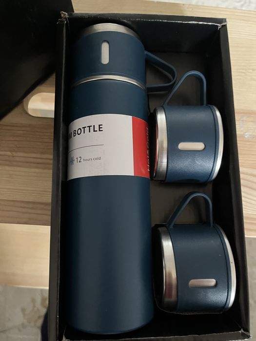 Термос в комплекте