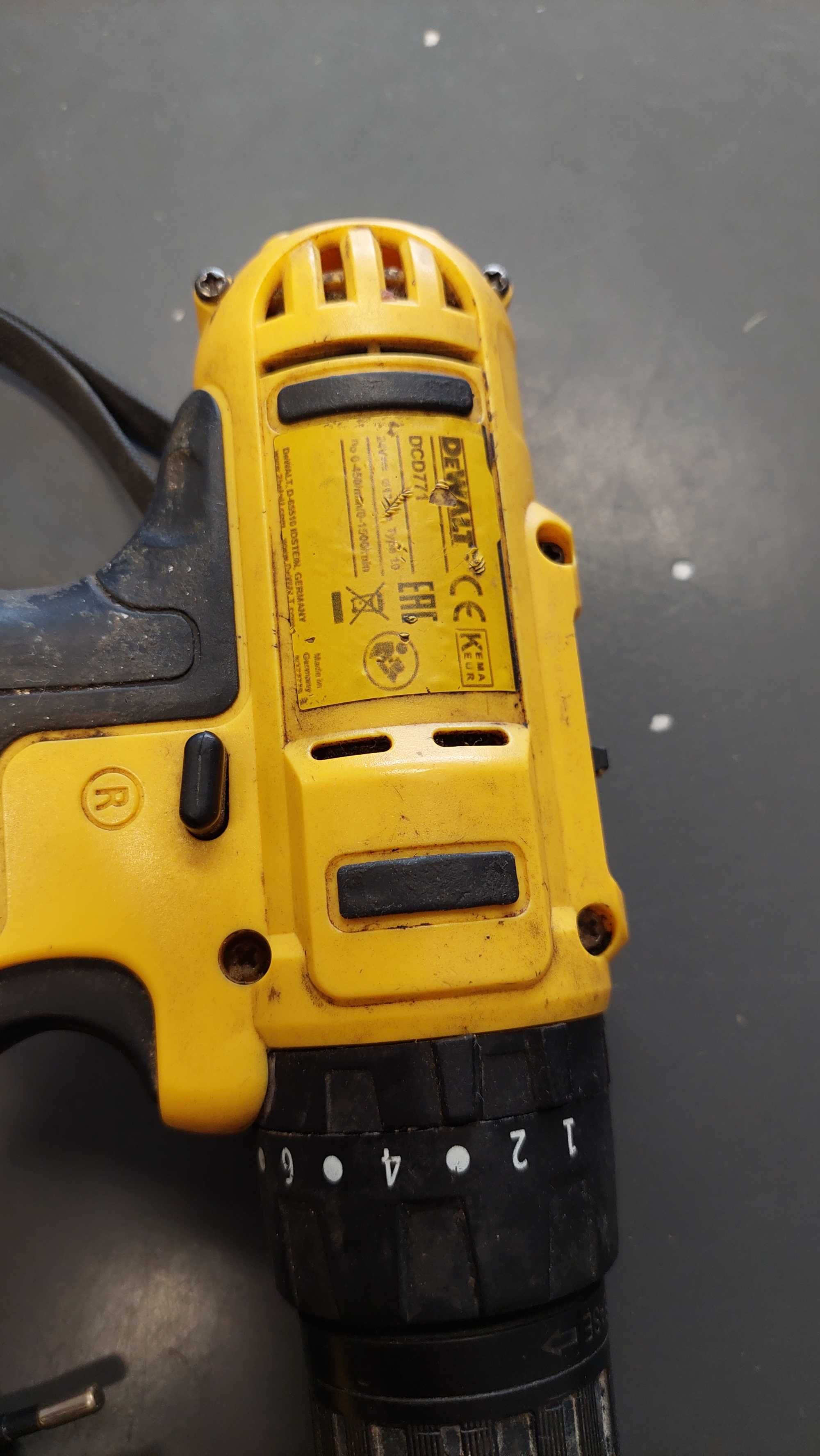 Винтоверт DEWALT DCD771 + 2 Батерии