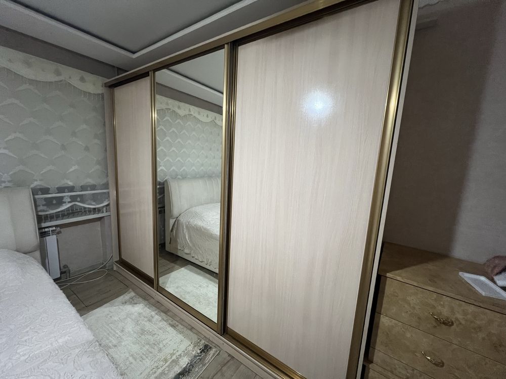 Продам шкаф с раздвижными дверями