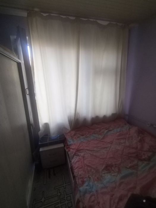 Qoraqamish 1/3 da 1 xonali uy sotiladi SROCHNA