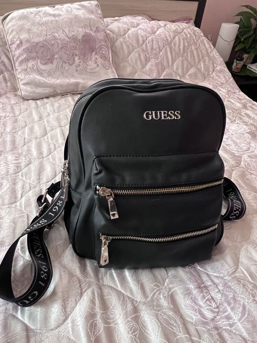 Ежедневна Черна раница Guess