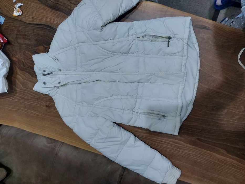 Дамски Яке Bench. И  бяло яке размер S