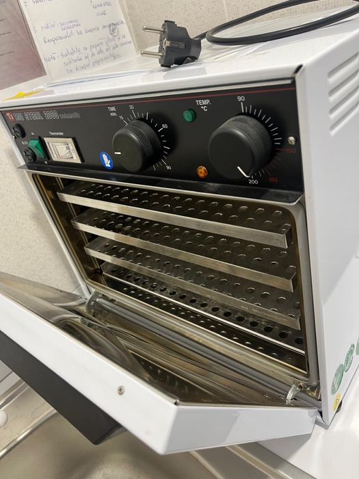 Sterilizator cu aer cald TAU STERIL 2000 – 17 L, Automatic – ca nou