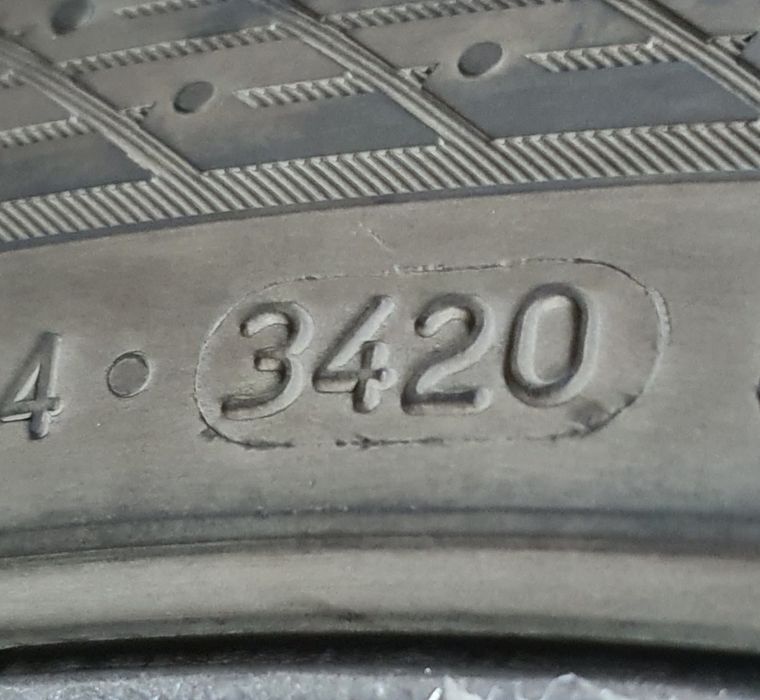 4 бр зимни гуми Nokian Snowproof P 245/40/R18 XL 97V
