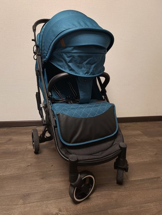 Коляска прогулочная