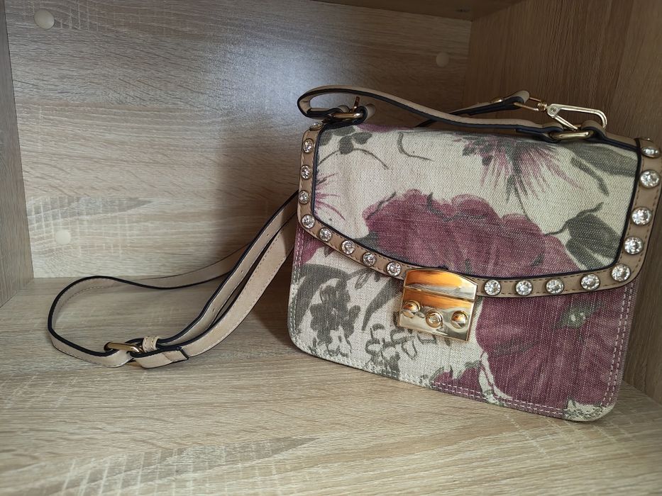 Дамска чанта нова