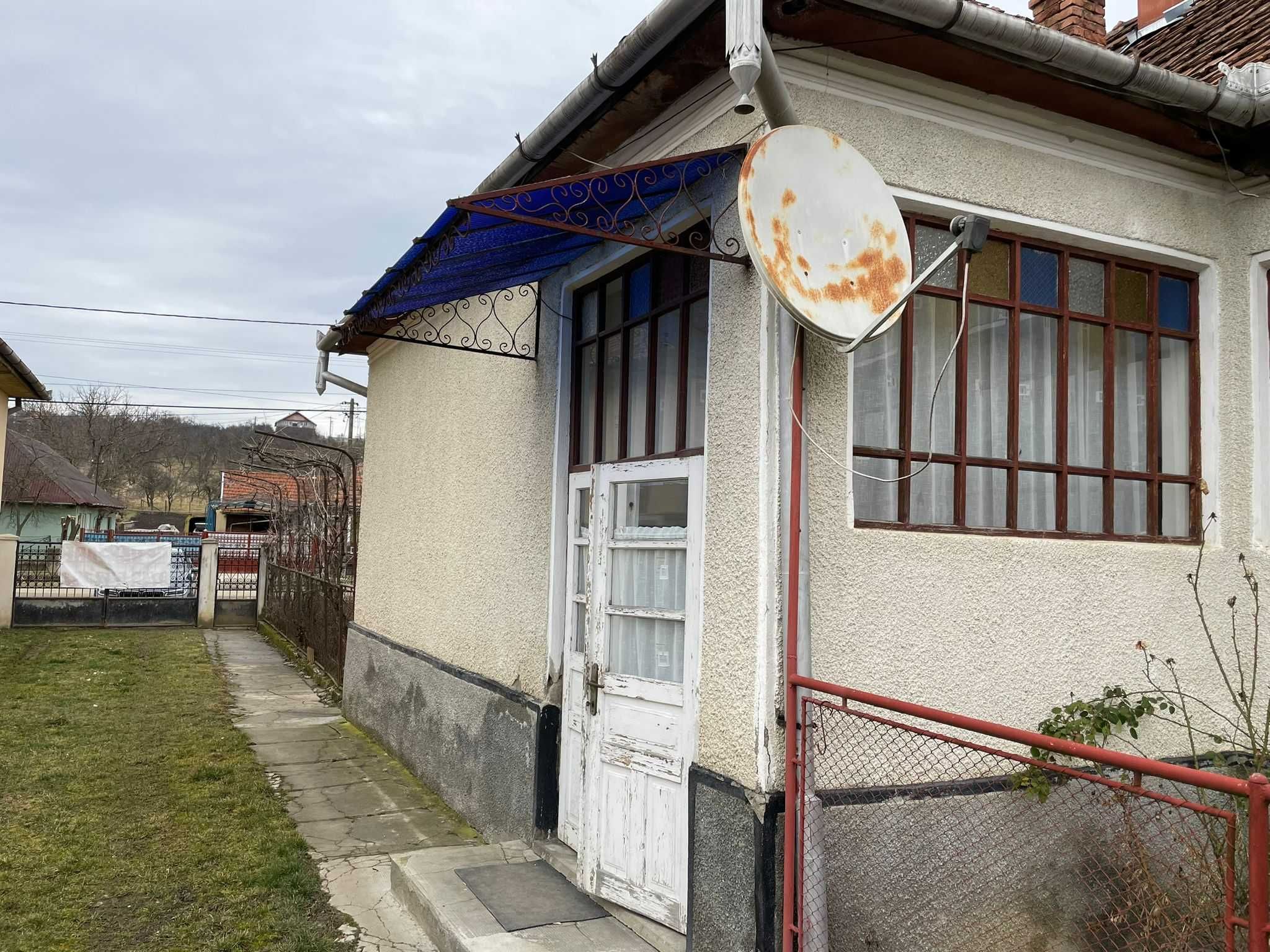 Casa de vanzare in centrul localitatii Marin, judetul Salaj