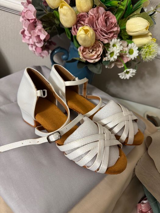 Туфли для бальных танцев. новые. 32 р.