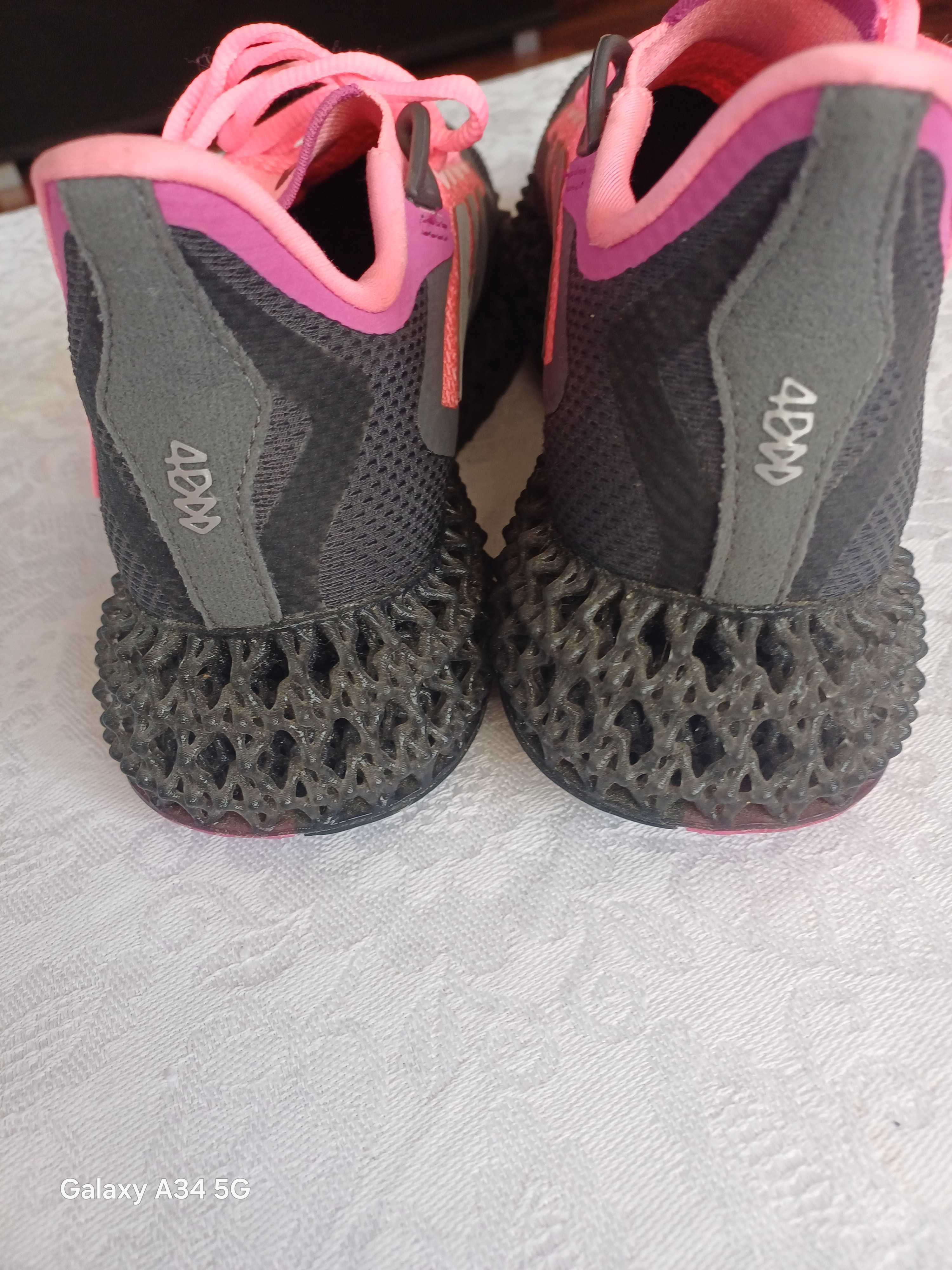 Маратонки Adidas  номер  38