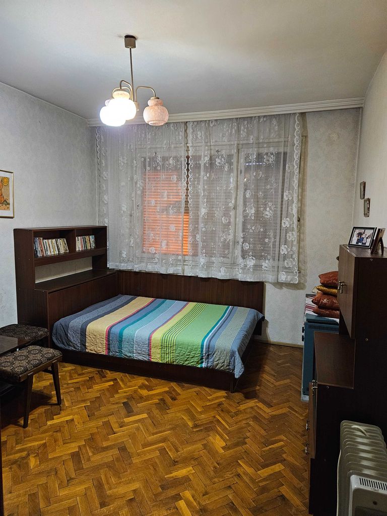 Продава се Многостаен апартамент в Хасково, Център - 115 кв.м за 1552 €/кв.м - Снимка #1
