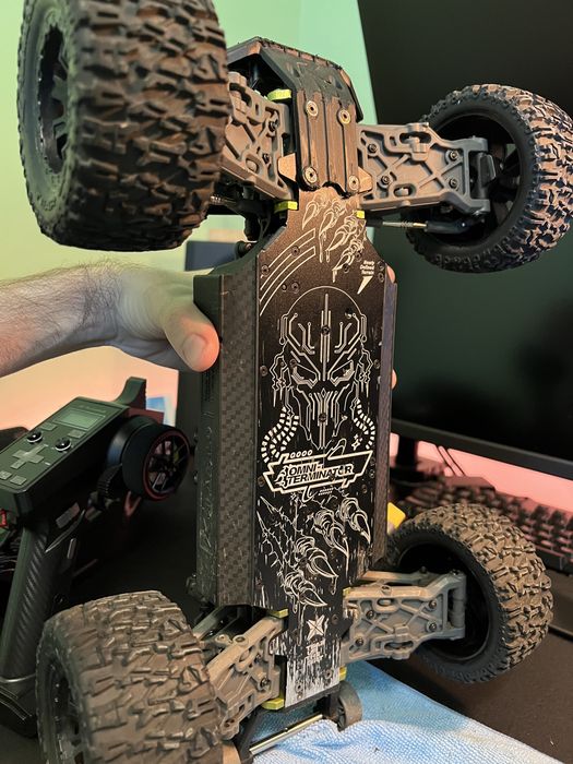 Automodel RC Car Rlaarlo "Omni-Terminator" - Carbon + piese