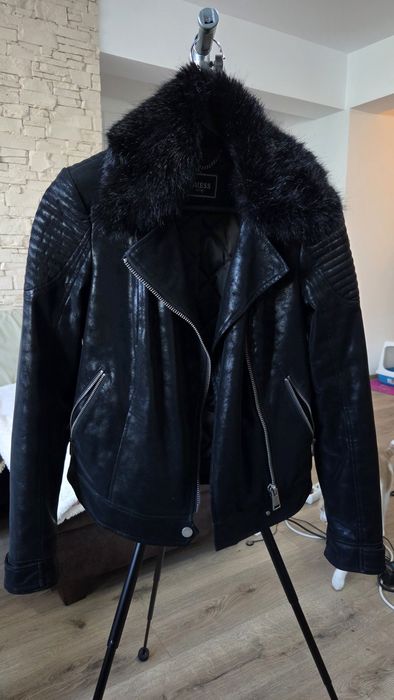 Geaca Guess marimea XS