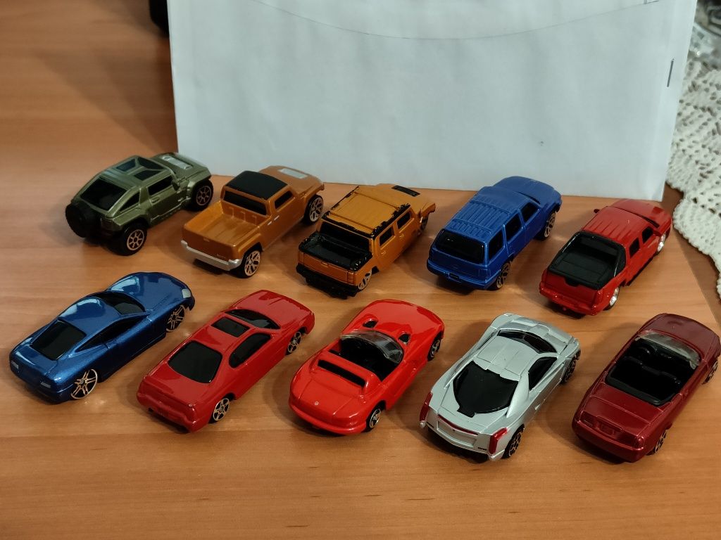 Колички/модели мащаб 1/64 Hotwheels, Welly, Maisto