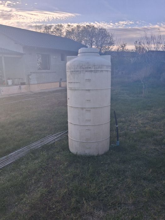 Butoi 1000 litri cu robinet de scurgere
