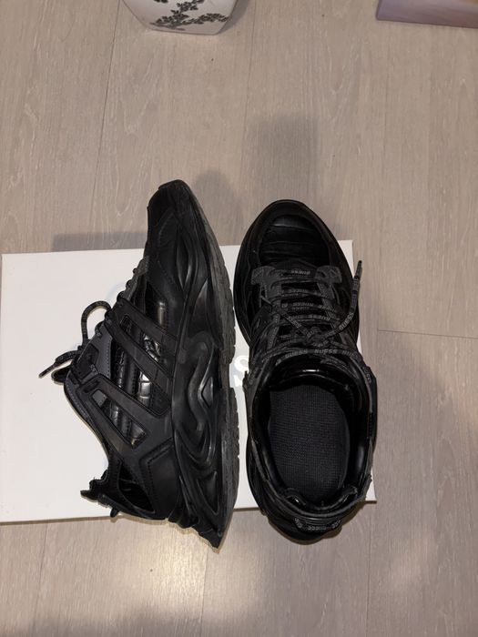 Обувки на Guess!