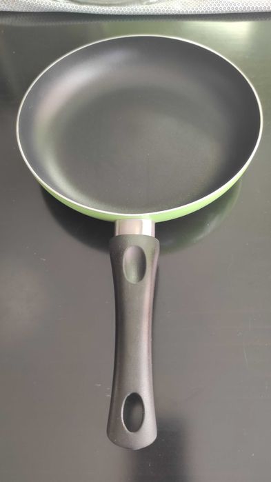 Нов тиган с незалепващо покритие