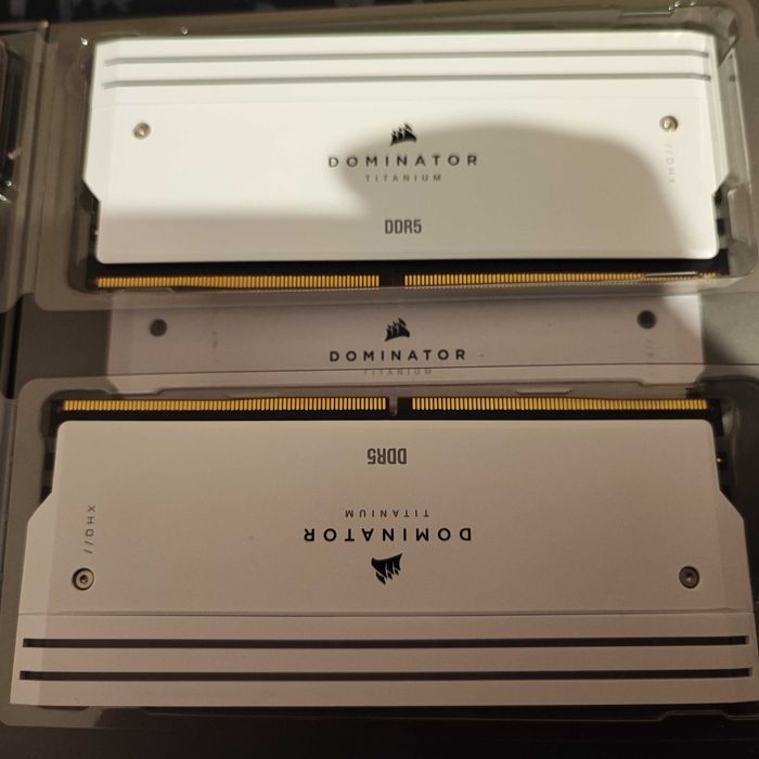 Memorie ram ddr5 corsair titanium 32 gb dual ch 6600 noi garanție